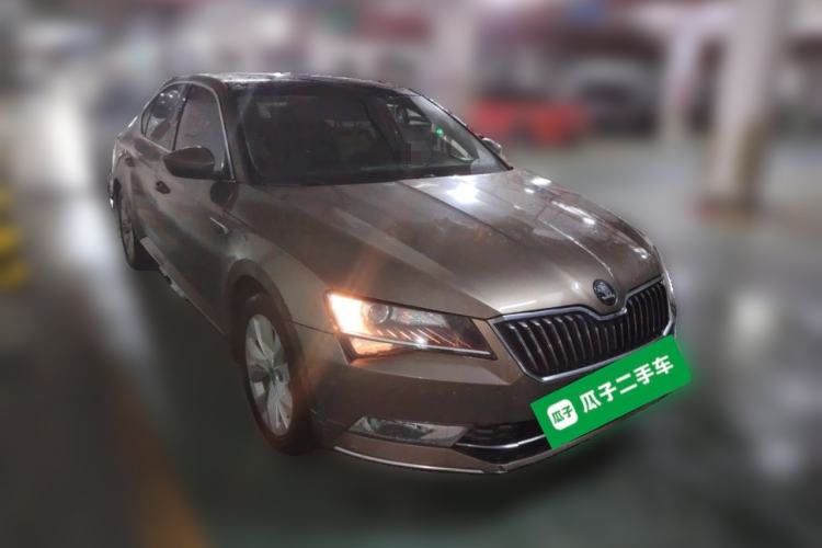 Used Skoda Superb 2016 TSI330 DSG Innovation Edition Front Right 45 Deg