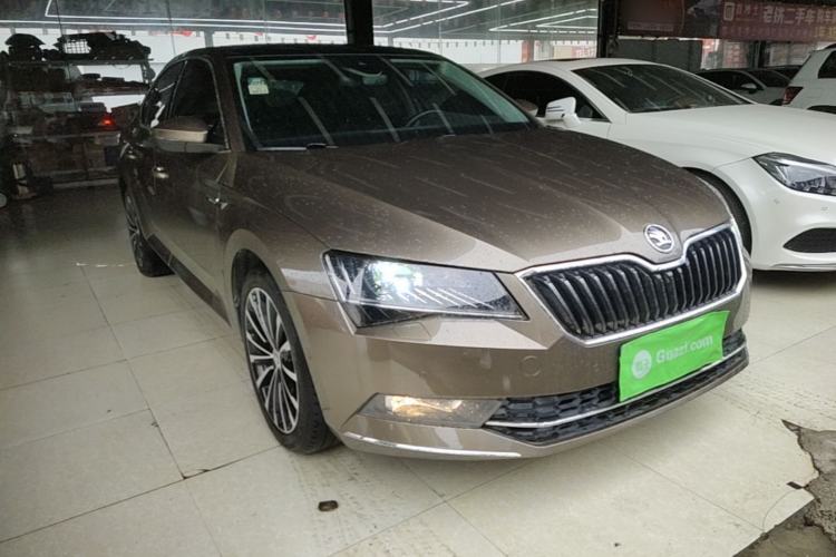 Used Skoda Superb 2016 TSI330 DSG Smart Drive Edition Front Right 45 Deg