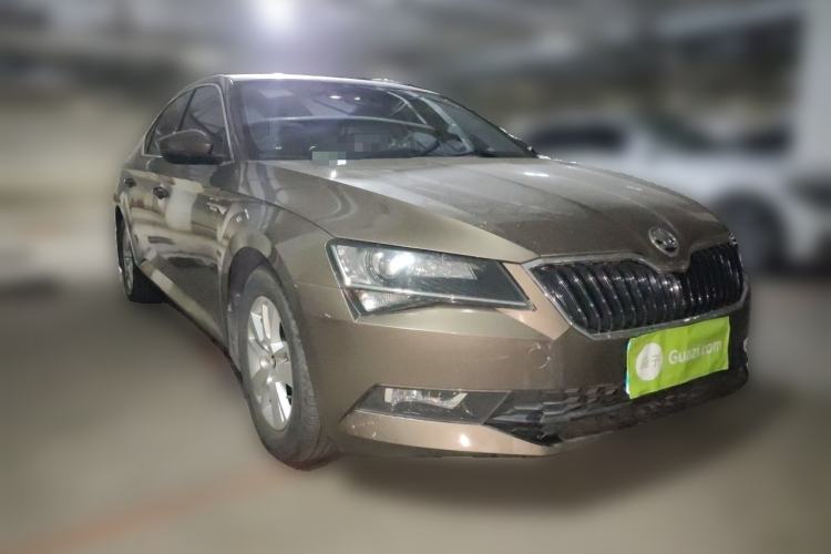 Used Skoda Superb 2016 TSI280 DSG Advanced Edition Front Right 45 Deg