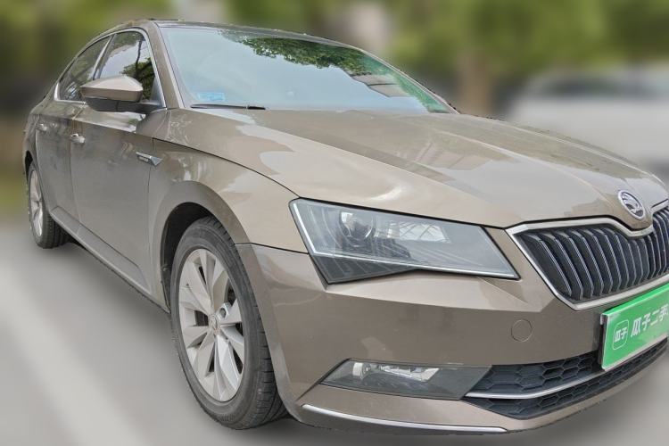 Used Skoda Superb 2016 TSI330 DSG Innovation Edition Front Right 45 Deg