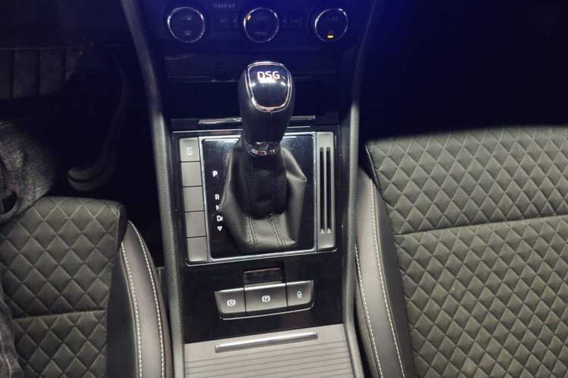 Used Skoda Superb 2016 TSI280 DSG Innovation Edition Gear Lever