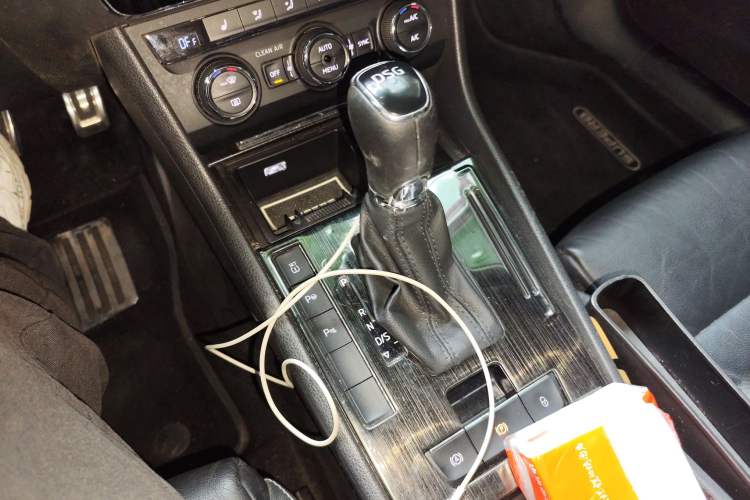 Used Skoda Superb 2016 TSI330 DSG Smart Drive Edition Gear Lever