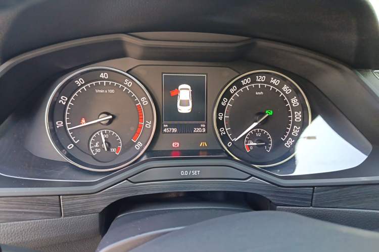 Used Skoda Superb 2016 TSI330 DSG Smart Drive Edition Instrument Cluster
