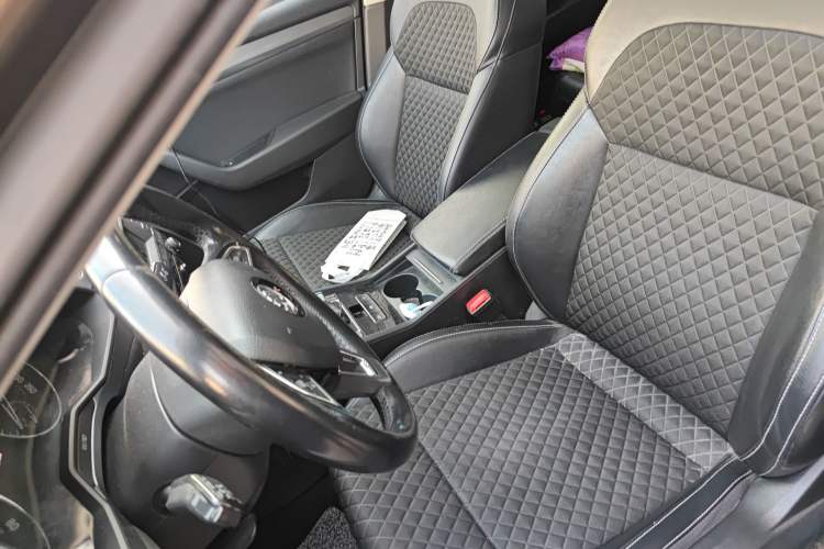 Used Skoda Superb 2016 TSI280 DSG Innovation Edition Left Front Seat