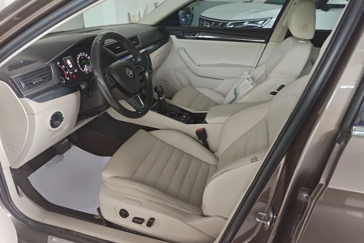 Used Skoda Superb 2016 TSI330 DSG Smart Drive Edition Left Front Seat