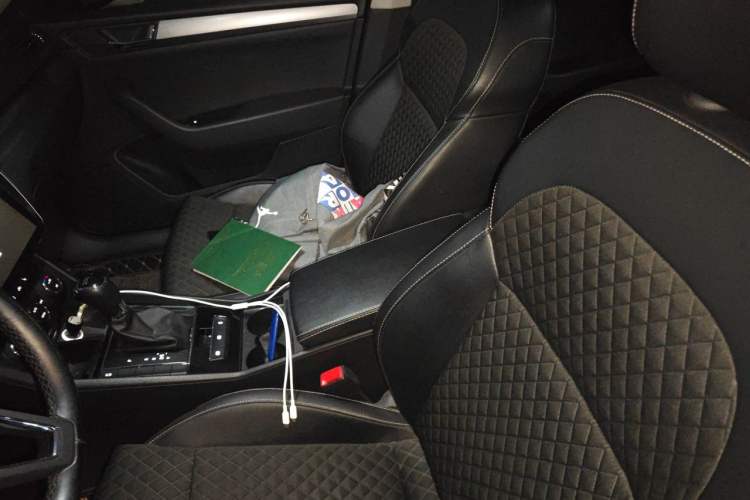 Used Skoda Superb 2016 TSI330 DSG Innovation Edition Left Front Seat