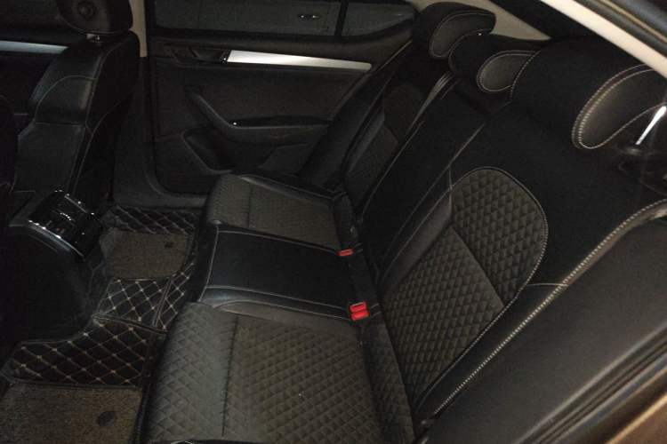 Used Skoda Superb 2016 TSI330 DSG Innovation Edition Left Rear Seat