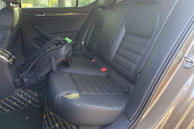 Used Skoda Superb 2016 TSI330 DSG Smart Drive Edition Left Rear Seat