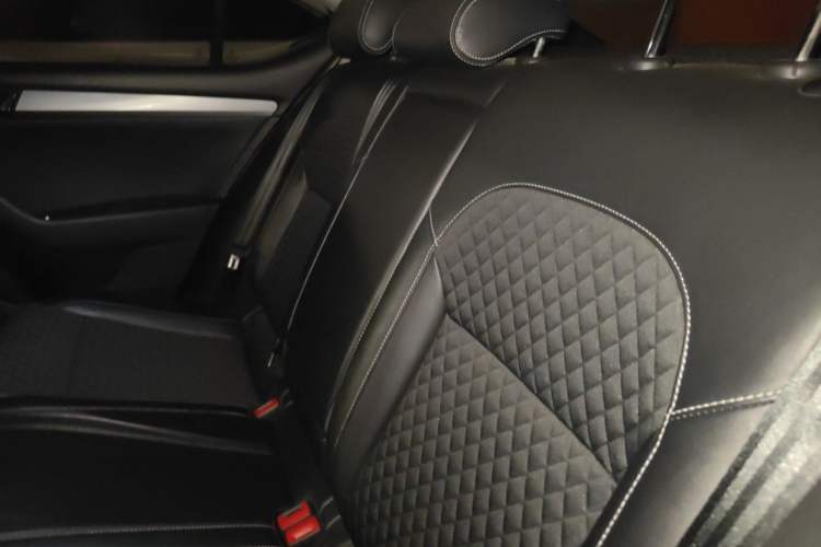 Used Skoda Superb 2016 TSI330 DSG Innovation Edition Left Rear Seat