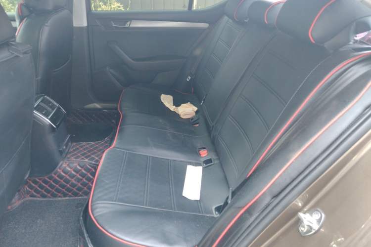 Used Skoda Superb 2016 TSI280 DSG Innovation Edition Left Rear Seat