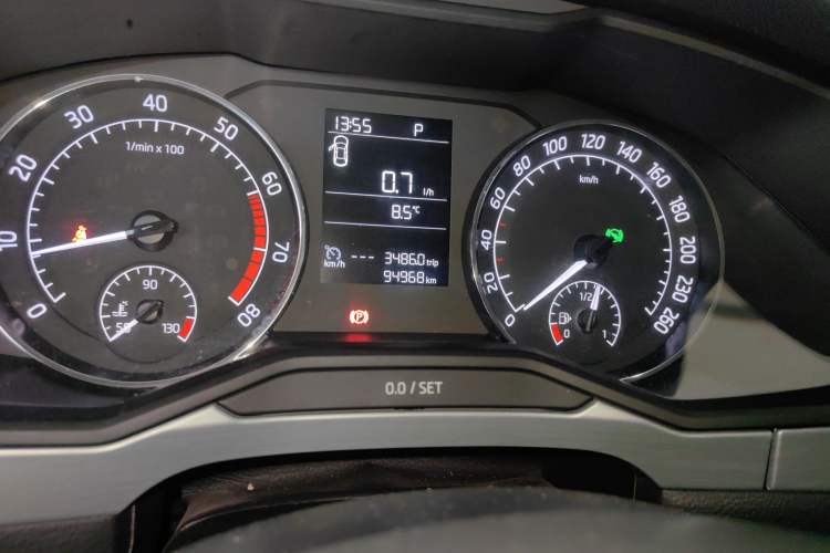 Used Skoda Superb 2016 TSI280 DSG Advanced Edition Odometer Close Up