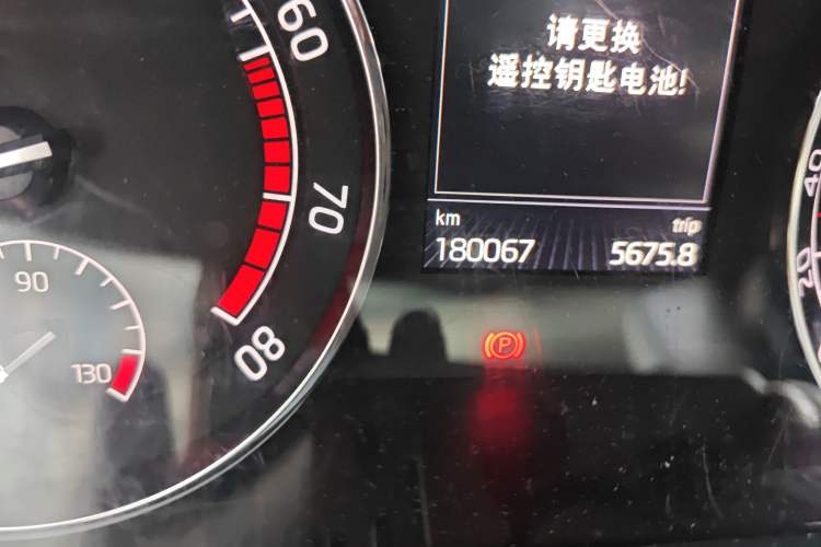 Used Skoda Superb 2016 TSI280 DSG Innovation Edition Odometer Close Up