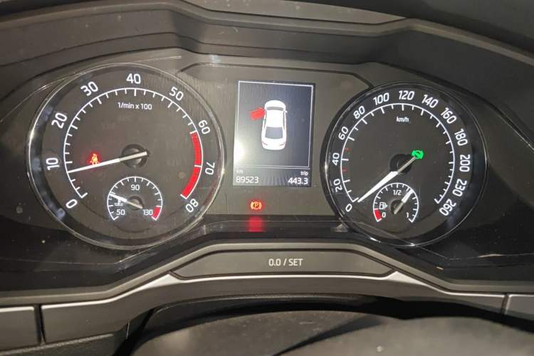 Used Skoda Superb 2016 TSI330 DSG Innovation Edition Odometer Close Up
