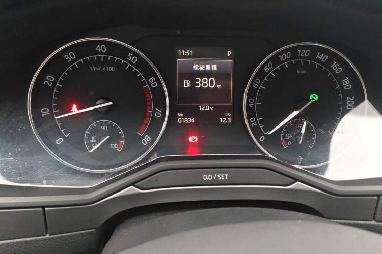 Used Skoda Superb 2016 TSI330 DSG Innovation Edition Odometer Close Up