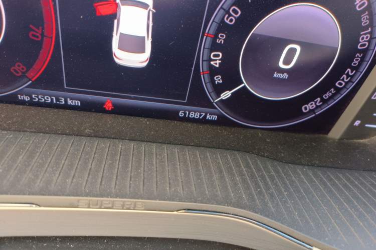Used Skoda Superb 2016 TSI280 DSG Advanced Edition Odometer Close Up