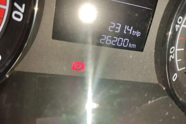 Used Skoda Superb 2016 TSI280 DSG Advanced Edition Odometer Close Up