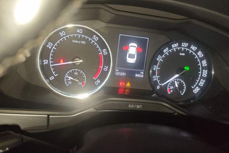 Used Skoda Superb 2016 TSI280 DSG Innovation Edition Odometer Close Up