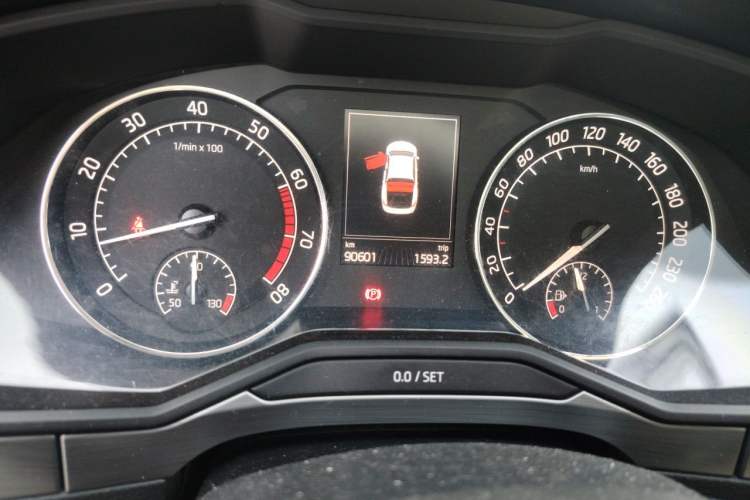 Used Skoda Superb 2016 TSI280 DSG Innovation Edition Odometer Close Up