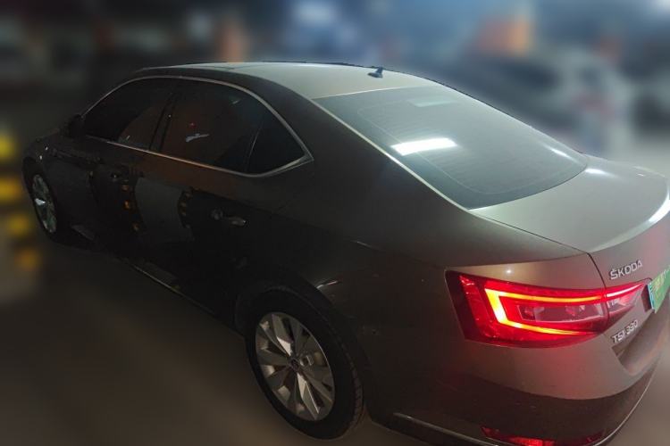 Used Skoda Superb 2016 TSI330 DSG Innovation Edition Rear Left 45 Deg