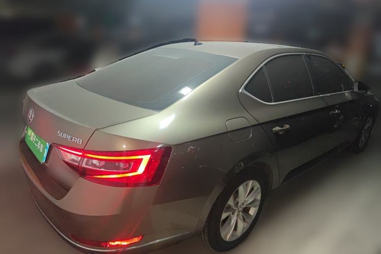 Used Skoda Superb 2016 TSI330 DSG Innovation Edition Rear Right 45 Deg