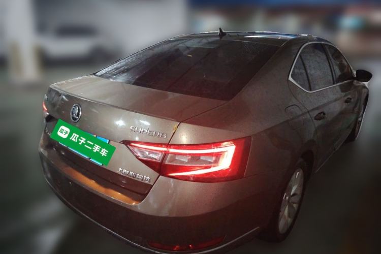 Used Skoda Superb 2016 TSI330 DSG Innovation Edition Rear Right 45 Deg