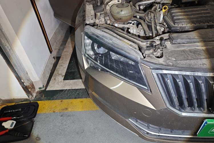 Used Skoda Superb 2016 TSI280 DSG Innovation Edition Right Front Headlight