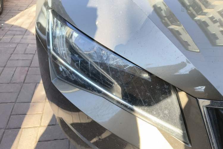 Used Skoda Superb 2016 TSI280 DSG Advanced Edition Right Front Headlight