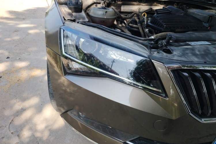 Used Skoda Superb 2016 TSI280 DSG Innovation Edition Right Front Headlight