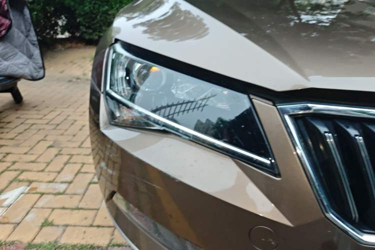 Used Skoda Superb 2016 TSI280 DSG Innovation Edition Right Front Headlight