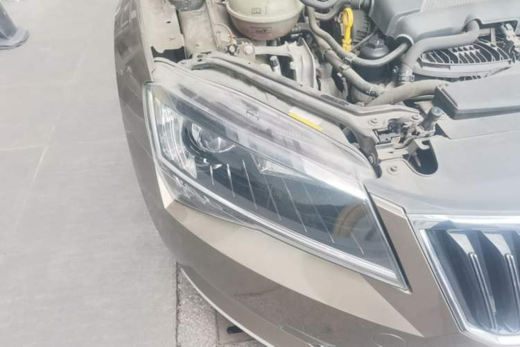 Used Skoda Superb 2016 TSI330 DSG Innovation Edition Right Front Headlight
