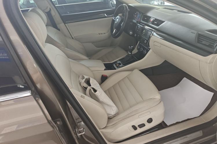 Used Skoda Superb 2016 TSI330 DSG Smart Drive Edition Right Front Seat