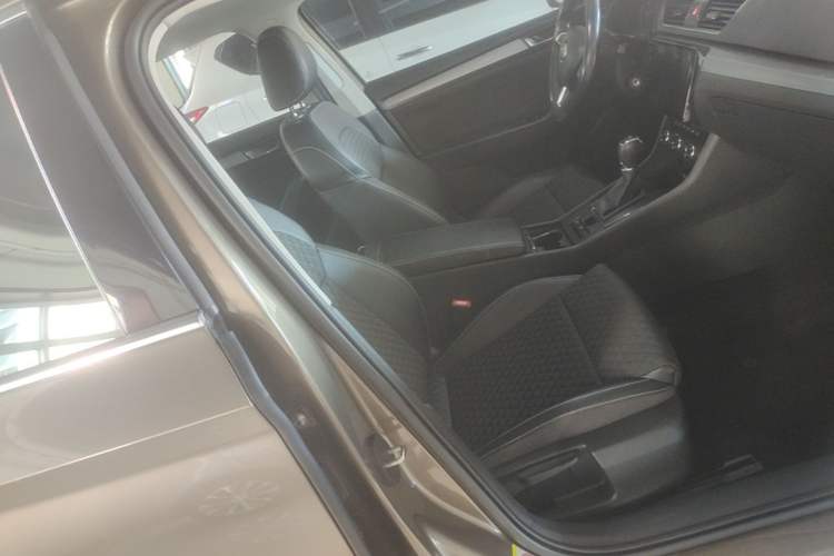 Used Skoda Superb 2016 TSI330 DSG Innovation Edition Right Front Seat