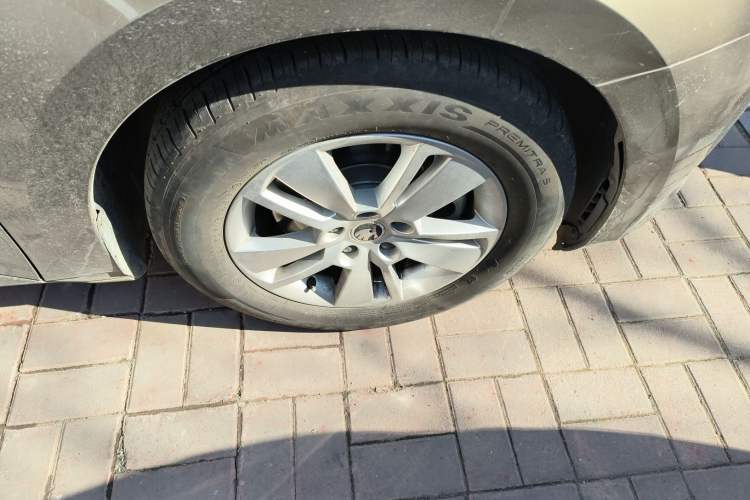 Used Skoda Superb 2016 TSI280 DSG Advanced Edition Right Front Wheel Hub