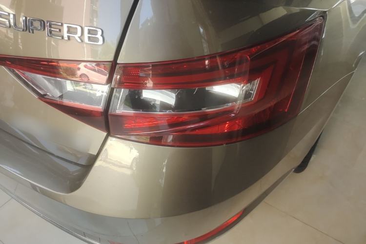 Used Skoda Superb 2016 TSI330 DSG Innovation Edition Right Rear Taillight