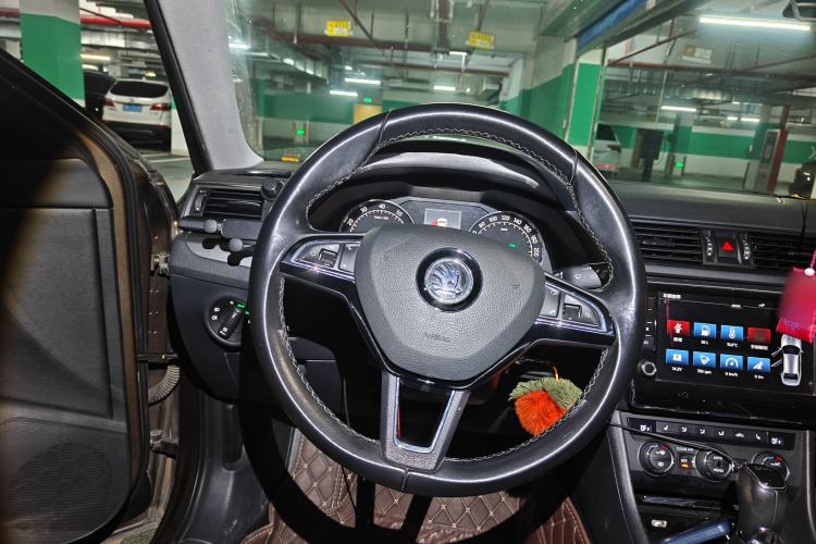 Used Skoda Superb 2016 TSI280 DSG Innovation Edition Steering Wheel