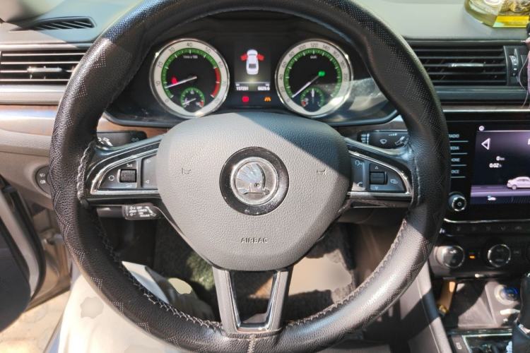 Used Skoda Superb 2016 TSI380 DSG Flagship Edition Steering Wheel