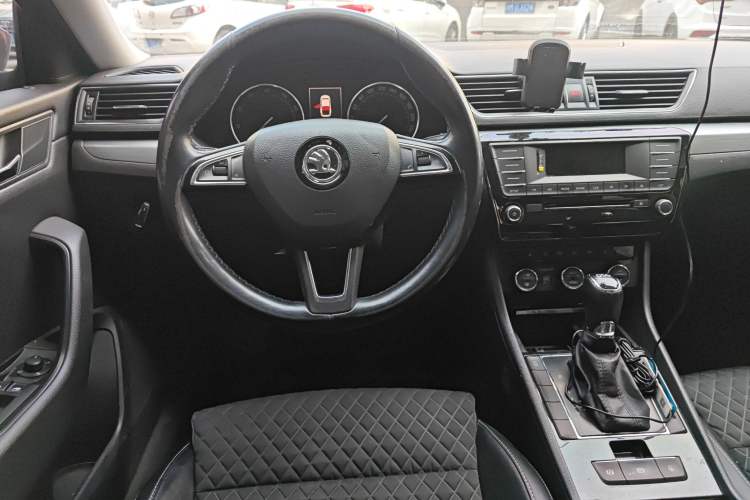 Used Skoda Superb 2016 TSI280 DSG Innovation Edition Steering Wheel