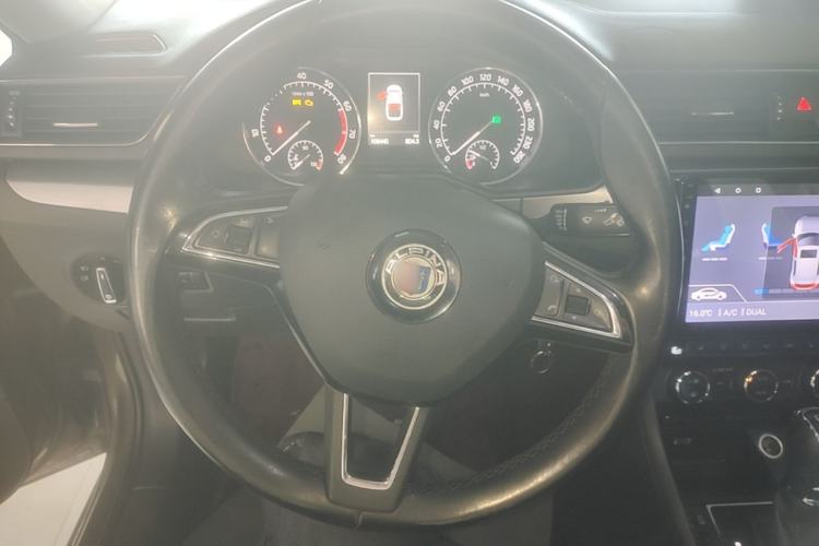 Used Skoda Superb 2016 TSI330 DSG Innovation Edition Steering Wheel