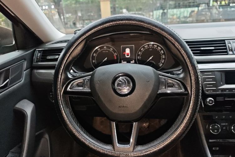 Used Skoda Superb 2016 TSI280 DSG Innovation Edition Steering Wheel