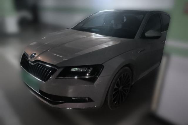 Skoda Superb 2016 TSI330 DSG Smart Drive Edition de segunda mano