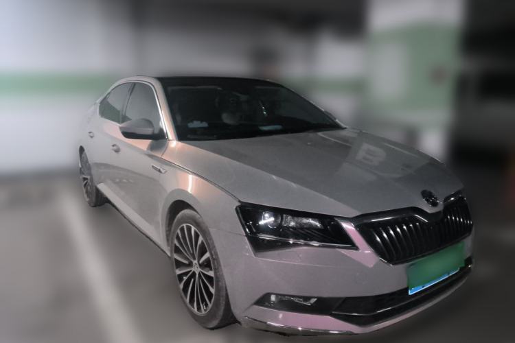 Used Skoda Superb 2016 TSI330 DSG Smart Drive Edition Front Right 45 Deg