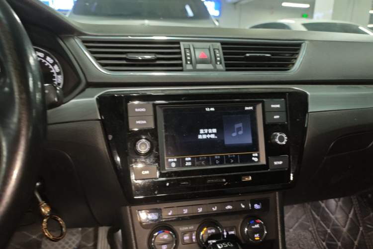 Used Skoda Superb 2016 TSI280 DSG Innovation Edition Audio And AC Panel