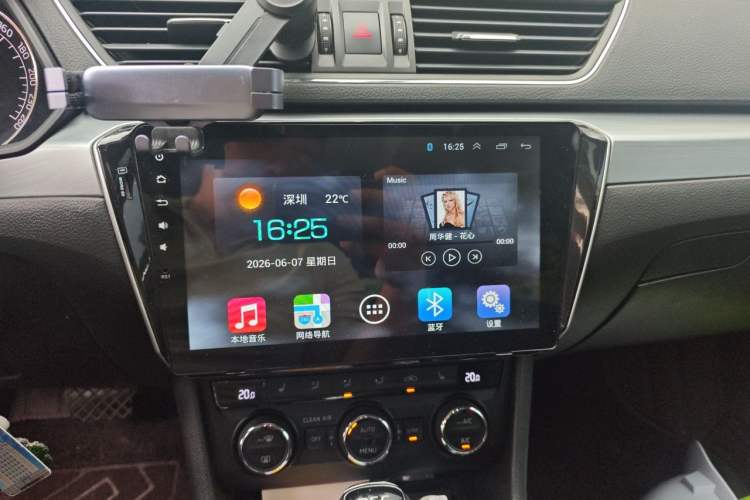 Used Skoda Superb 2016 TSI280 DSG Innovation Edition Audio And AC Panel