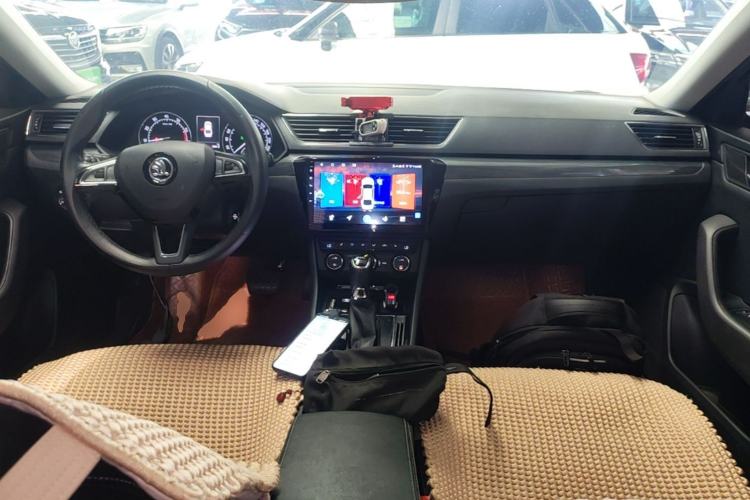 Used Skoda Superb 2016 TSI330 DSG Smart Drive Edition Center Console