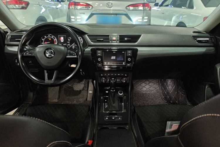 Used Skoda Superb 2016 TSI280 DSG Innovation Edition Center Console