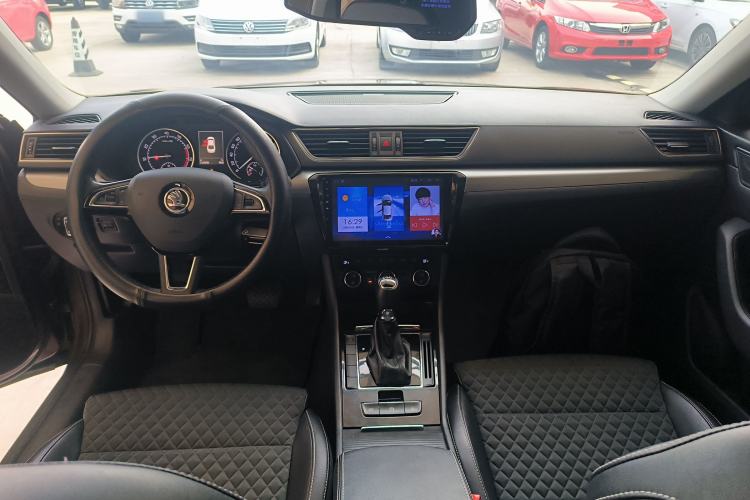 Used Skoda Superb 2016 TSI330 DSG Innovation Edition Center Console