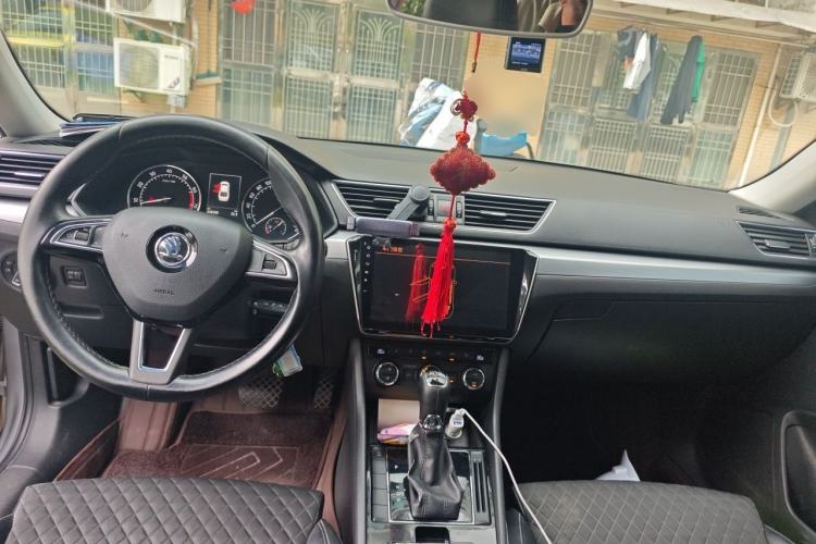 Used Skoda Superb 2016 TSI280 DSG Innovation Edition Center Console