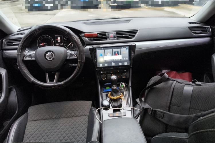 Used Skoda Superb 2016 TSI280 DSG Innovation Edition Center Console