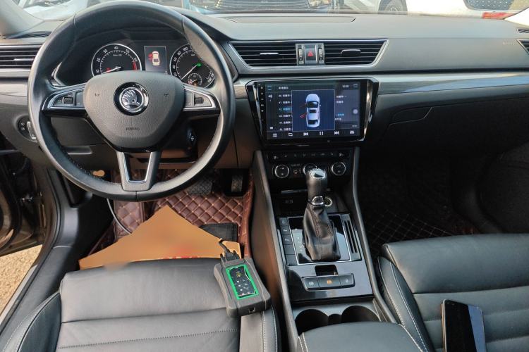 Used Skoda Superb 2016 TSI330 DSG Smart Drive Edition Center Console