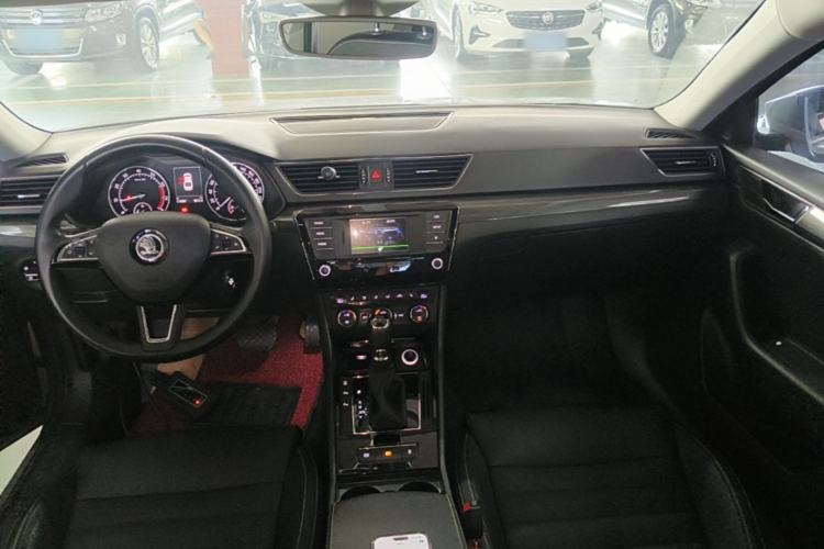 Used Skoda Superb 2016 TSI330 DSG Smart Drive Edition Center Console